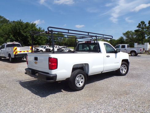 Used 2018 Chevrolet Silverado 1500 image 4