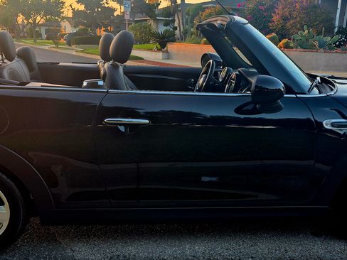 Used 2019 MINI Cooper image 9