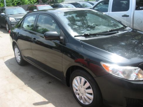 Used 2009 Toyota Corolla SE Sedan FWD image 3