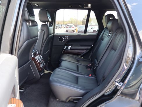 Used 2016 Land Rover Range Rover HSE image 13