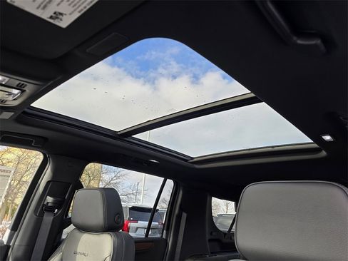 New 2026 GMC Yukon XL Denali image 23