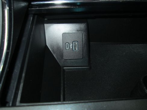 Used 2021 Ford F150 Lariat AWD/4WD image 28