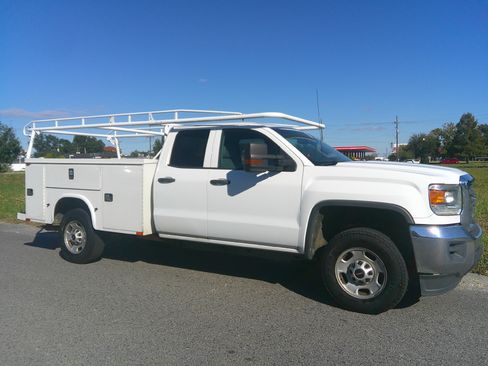 Used 2017 GMC Sierra 2500 W/T image 1