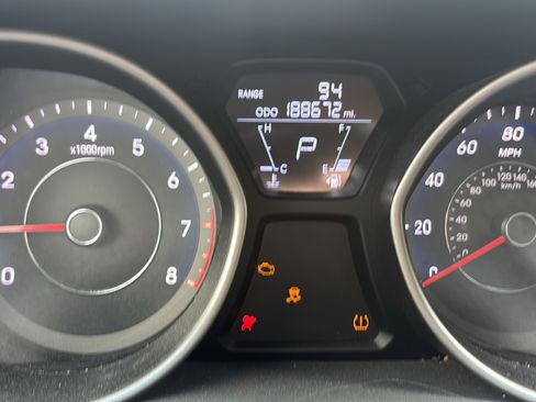 Used 2013 Hyundai Elantra image 19