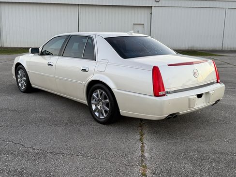 Used 2009 Cadillac DTS Luxury image 7