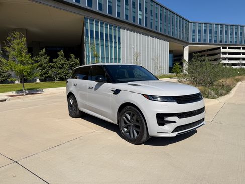 Used 2024 Land Rover Range Rover Sport Dynamic SE image 7