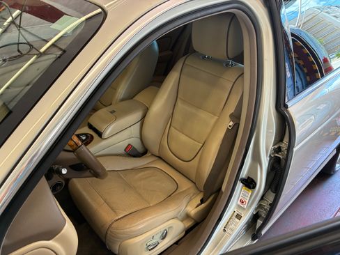 Used 2009 Jaguar XJ Vanden Plas RWD image 27