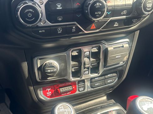 Used 2022 Jeep Wrangler Unlimited Rubicon image 15