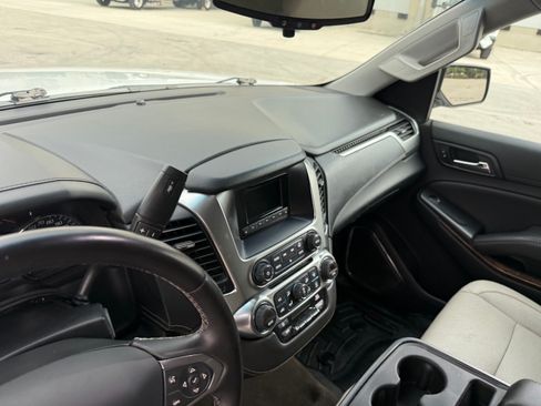 Used 2015 Chevrolet Suburban LS RWD image 47
