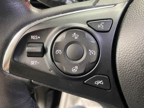 Used 2018 Buick Enclave AWD Premium image 18