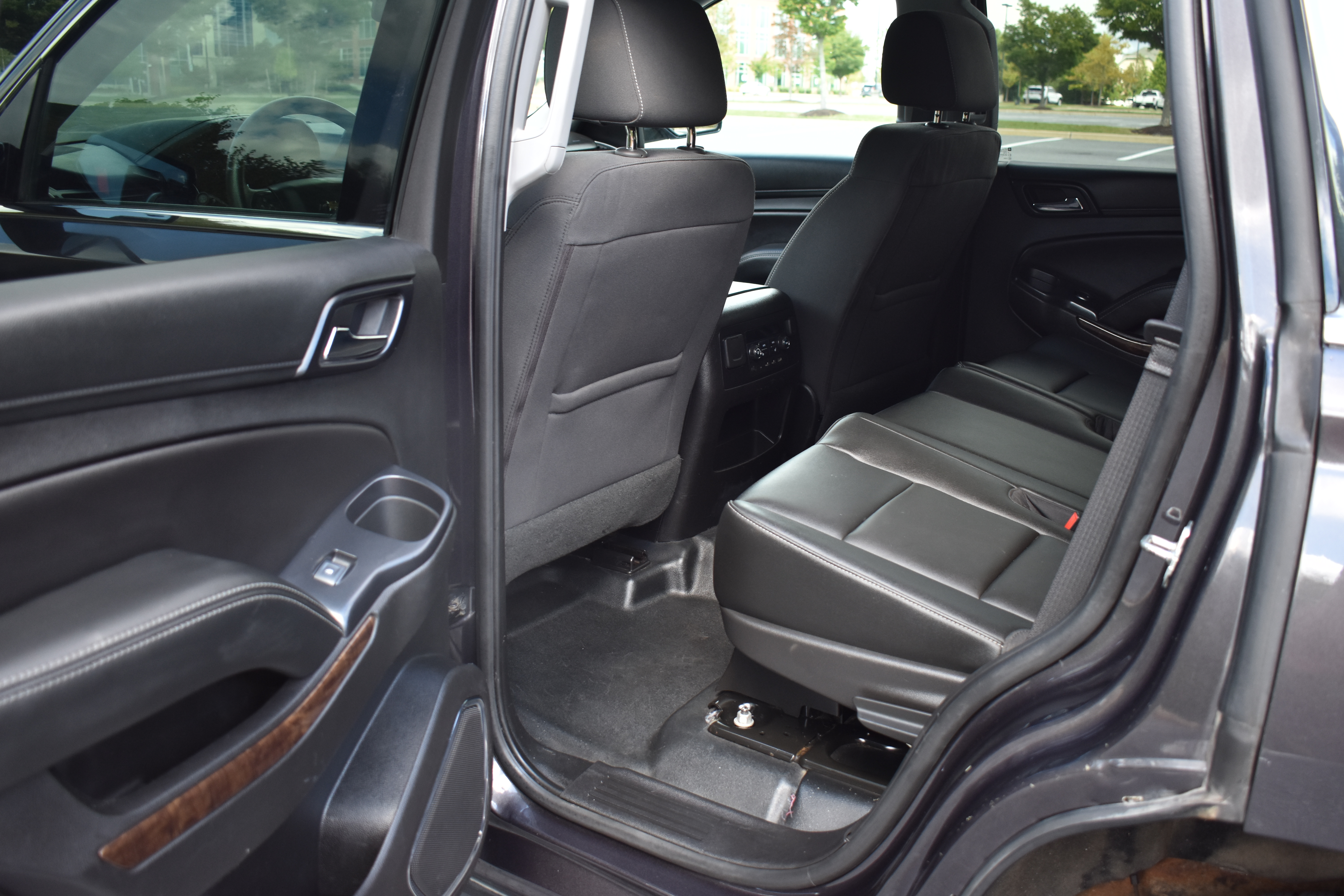 Used 2018 Chevrolet Tahoe 4WD image 37