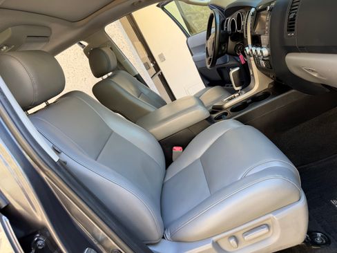 Used 2013 Toyota Sequoia Limited image 28