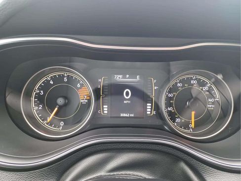 Used 2020 Jeep Cherokee 4WD Latitude image 14