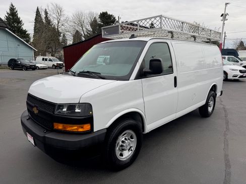 Used 2019 Chevrolet Express 3500 image 6