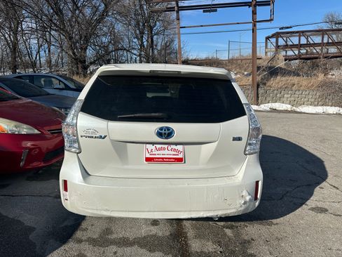 Used 2013 Toyota Prius V Three image 3