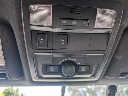 Used 2017 Toyota Tacoma TRD Off-Road image 16