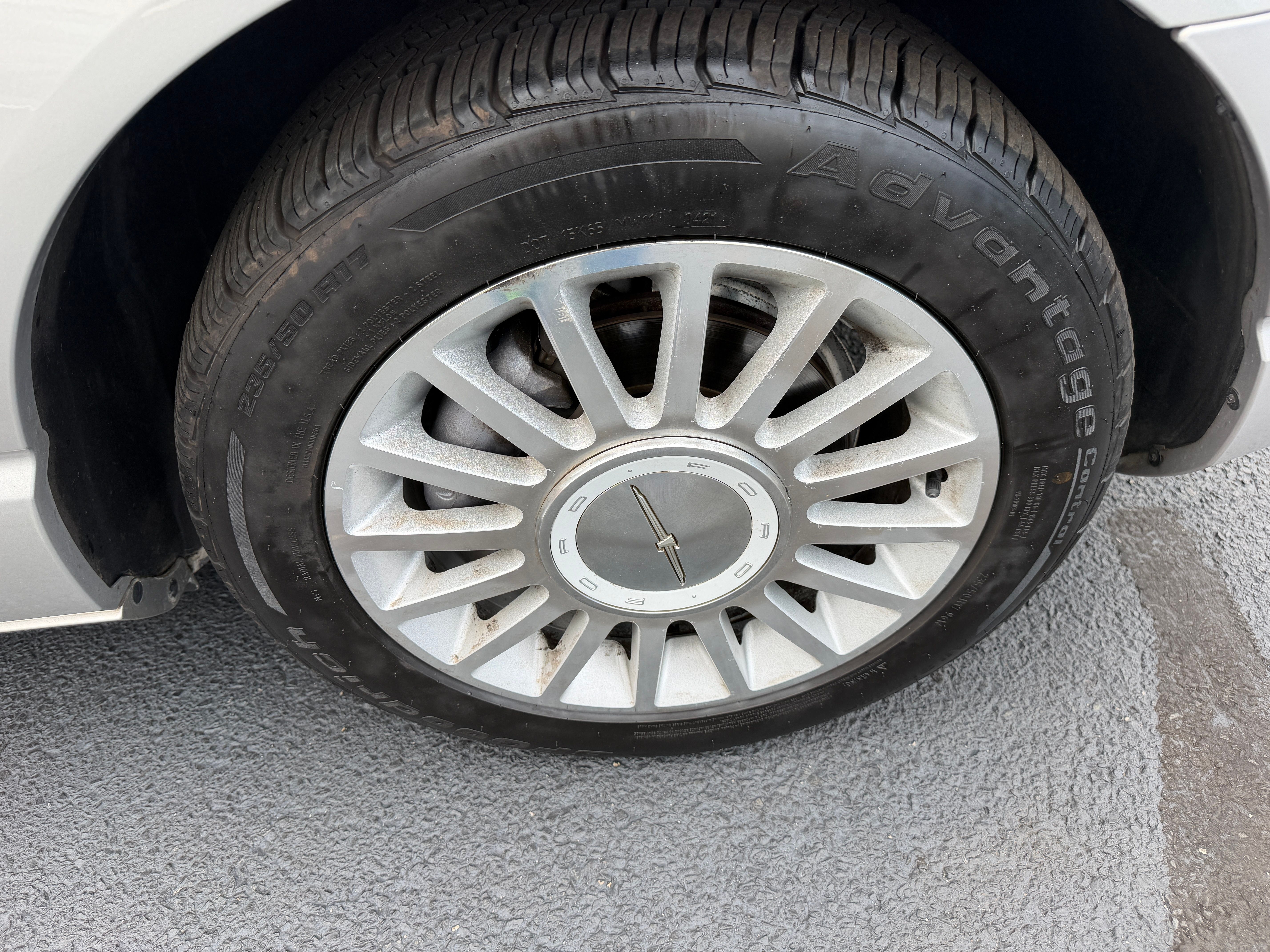Used 2004 Ford Thunderbird UNAVAIL RWD image 39