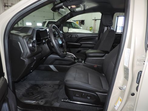 Used 2023 Chevrolet Colorado Trail Boss image 37