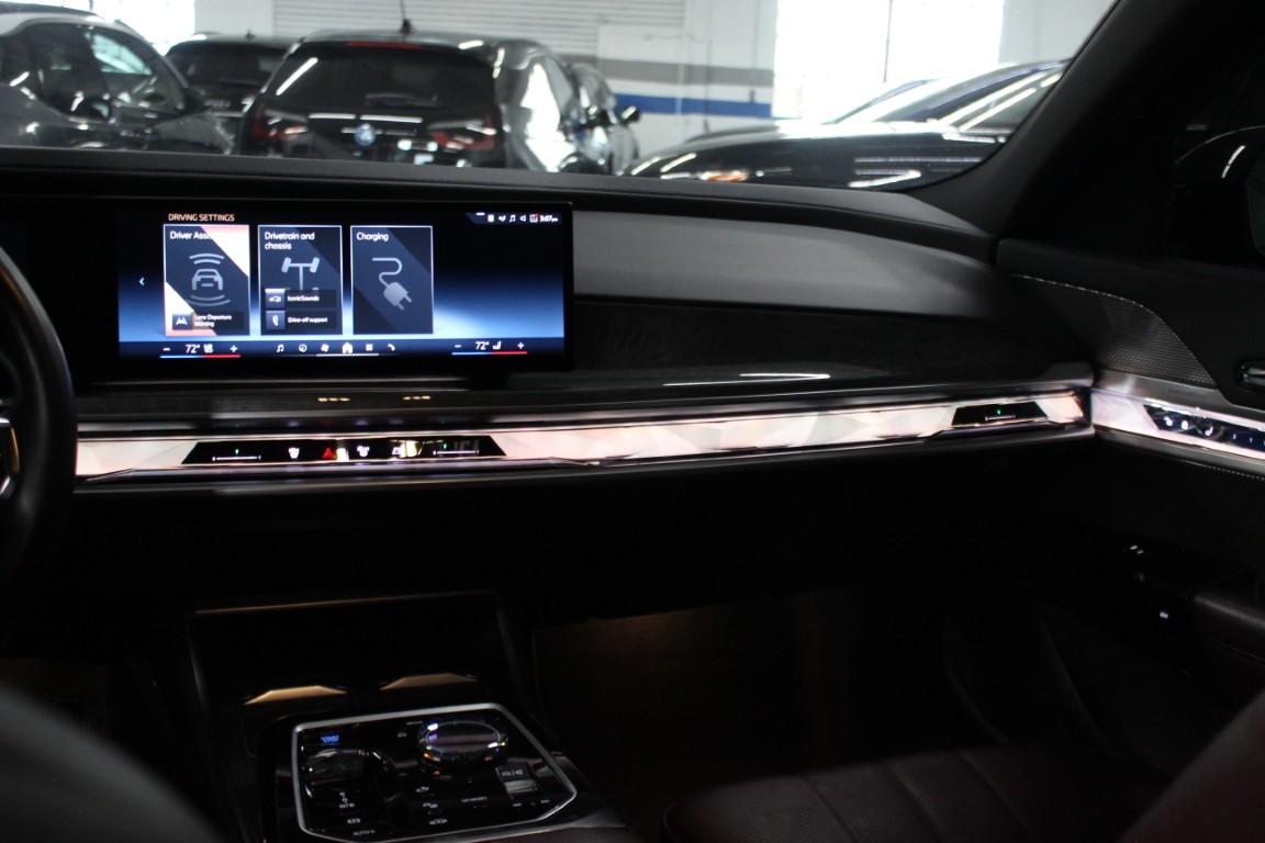Used 2024 BMW i7 eDrive50 RWD image 56