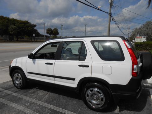 Used 2005 Honda CR-V LX image 3