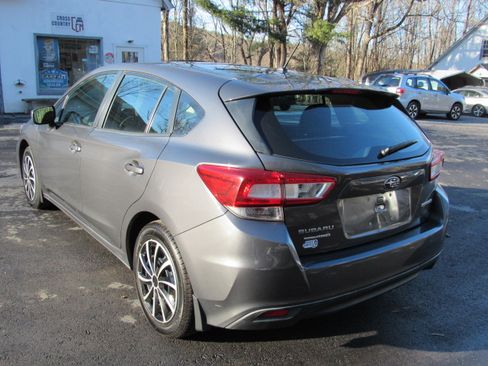 Used 2018 Subaru Impreza 2.0i Premium image 8