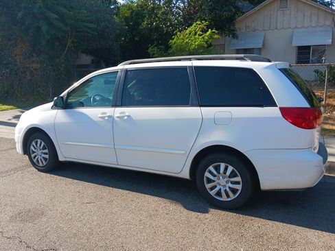 Used 2009 Toyota Sienna LE image 7