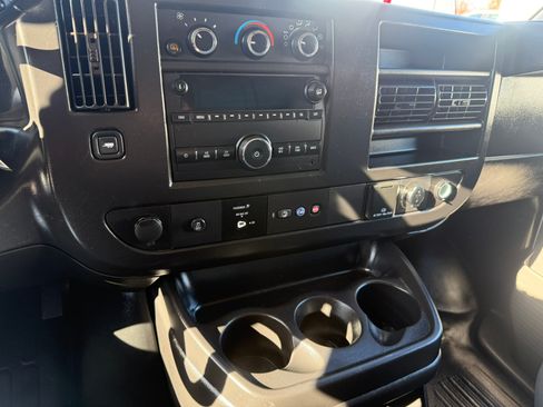 Used 2023 GMC Savana 2500 image 13