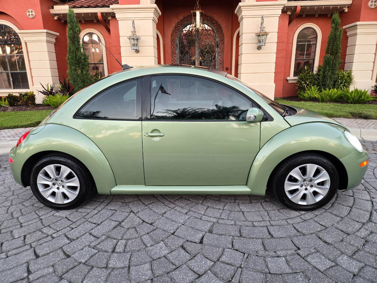 Used 2009 Volkswagen Beetle 2.5 Coupe FWD image 19
