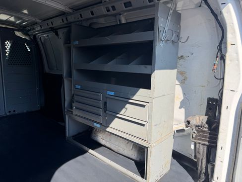 Used 2020 GMC Savana 2500 image 9