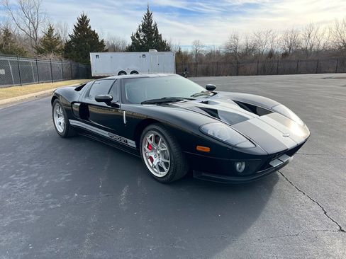 Used 2005 Ford GT image 13
