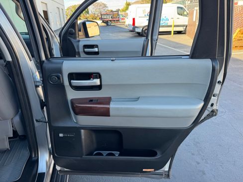 Used 2012 Toyota Sequoia Platinum image 26