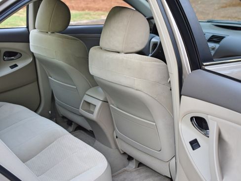 Used 2007 Toyota Camry LE FWD image 48