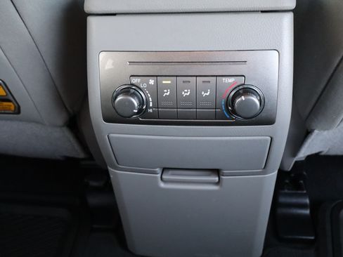 Used 2013 Toyota Highlander LE Plus image 17
