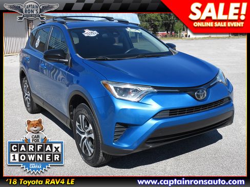 Used 2018 Toyota RAV4 LE image 1