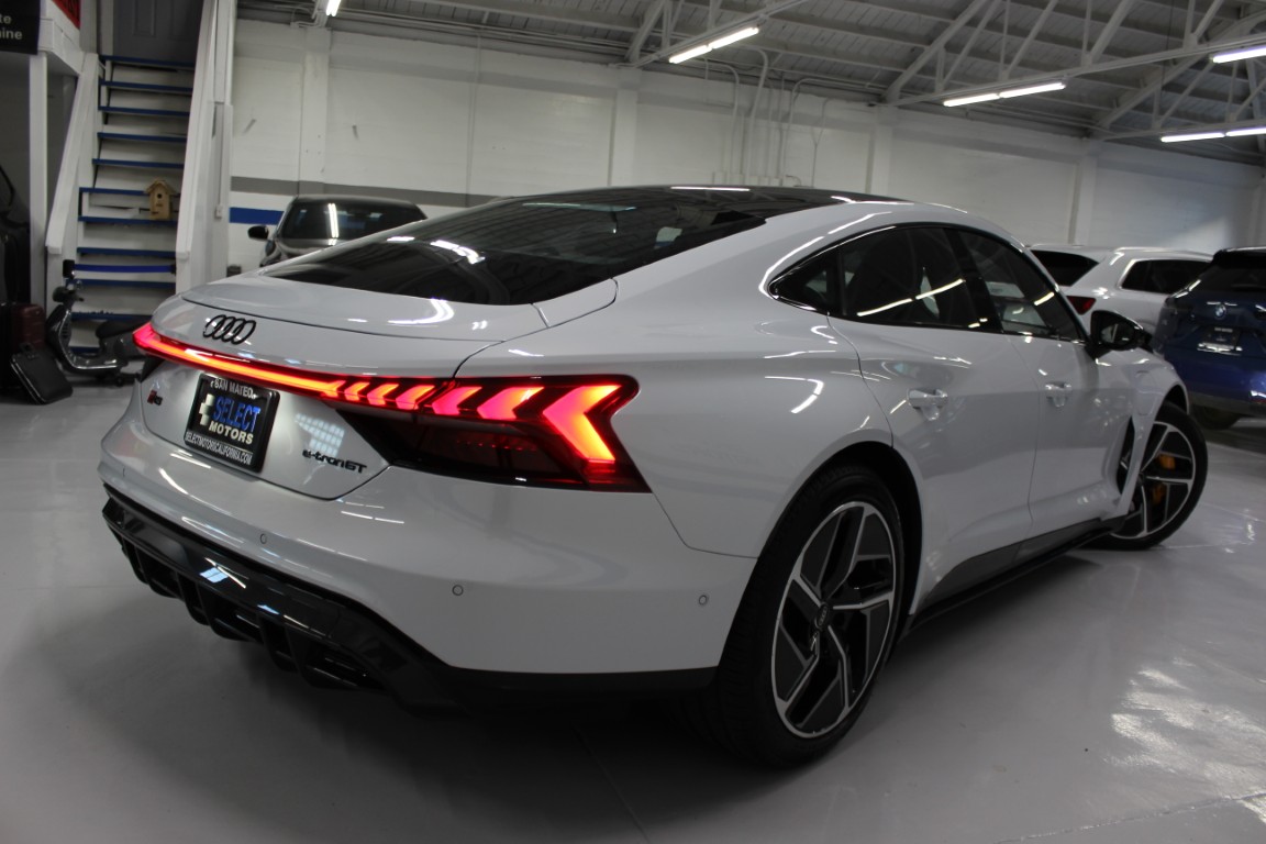 Used 2024 Audi RS e-tron GT w/ Carbon Performance Package AWD/4WD image 4