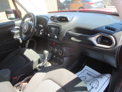Used 2015 Jeep Renegade Latitude image 3