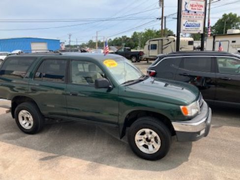 Used 2000 Toyota 4Runner 2WD image 2