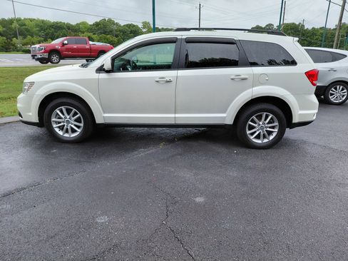 Used 2015 Dodge Journey SXT image 4