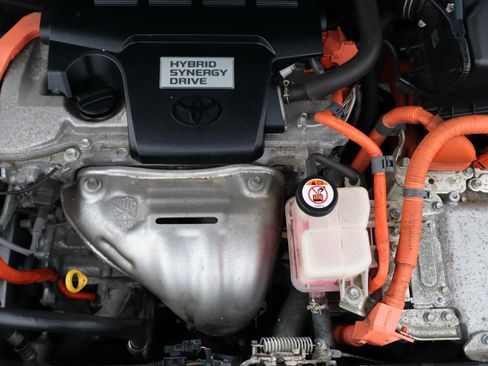 Used 2017 Toyota RAV4 Limited image 29