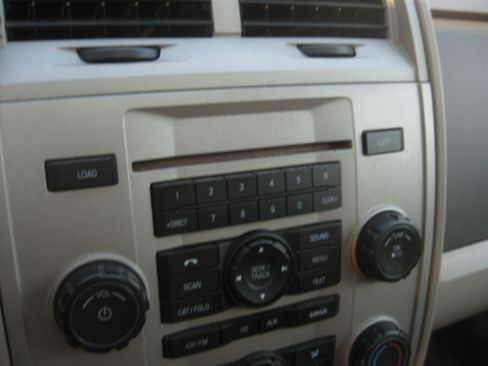 Used 2009 Ford Escape 4WD XLT image 11