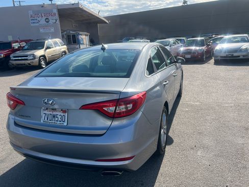 Used 2017 Hyundai Sonata SE FWD image 11