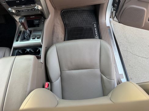 Used 2019 Lexus GX 460 image 27