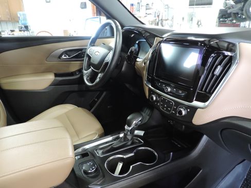 Used 2023 Chevrolet Traverse Premier image 24