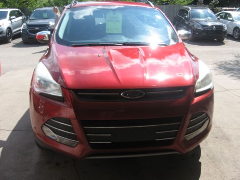 Used 2014 Ford Escape 4WD SE image 2