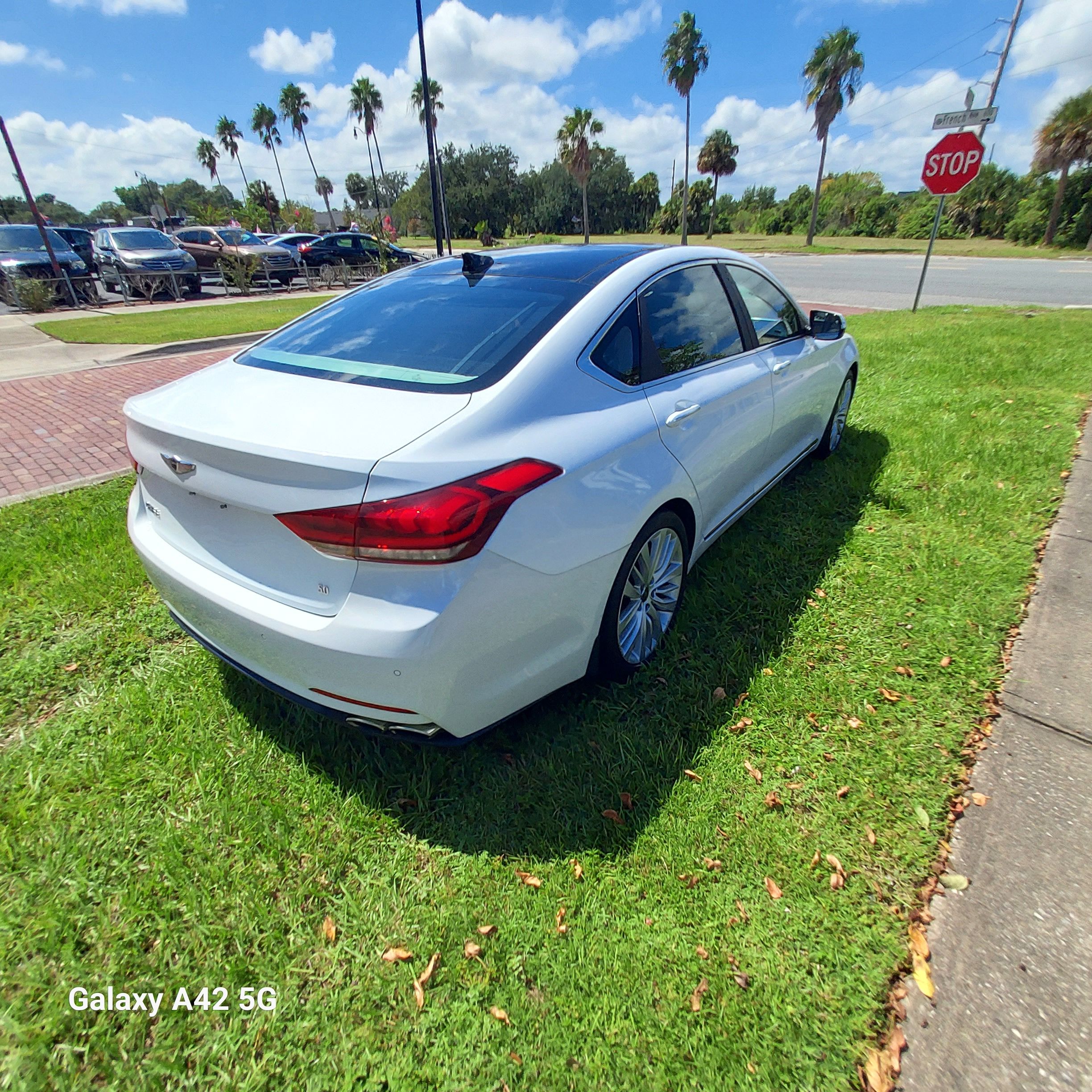 Used 2015 Hyundai Genesis 5.0 RWD image 5