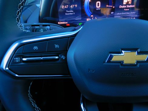 New 2026 Chevrolet Equinox EV LT image 29