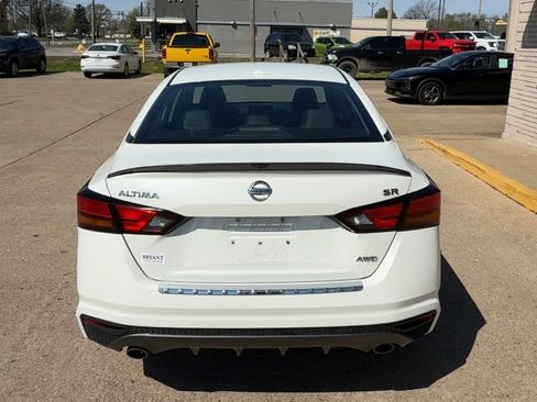 Used 2019 Nissan Altima 2.5 SR image 2