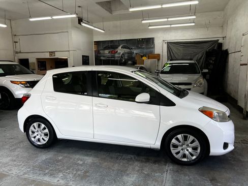 Used 2013 Toyota Yaris LE image 7