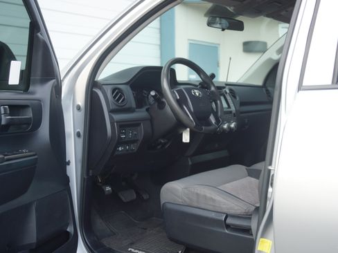 Used 2015 Toyota Tundra SR image 11