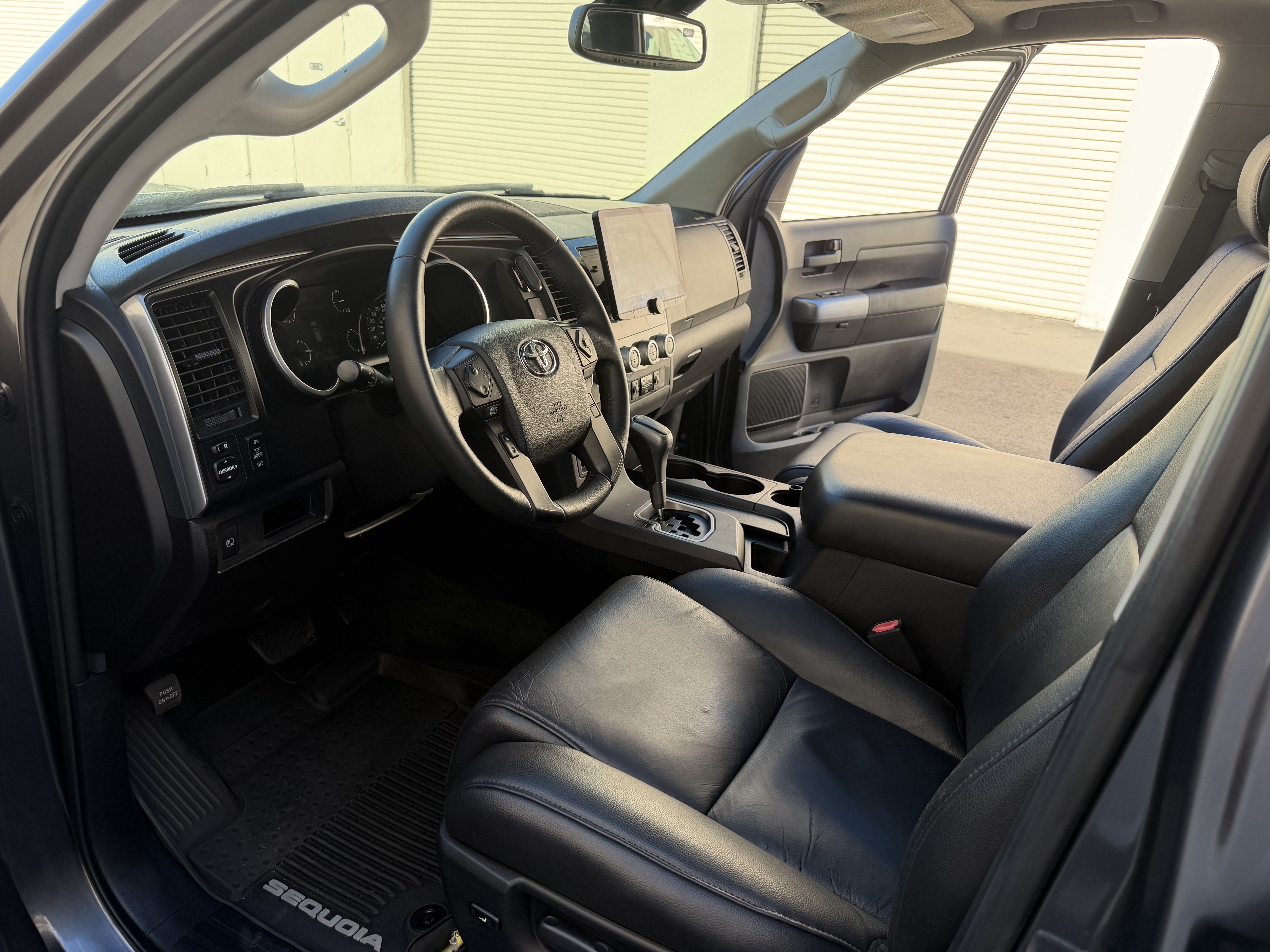 Used 2018 Toyota Sequoia TRD Sport AWD/4WD image 10